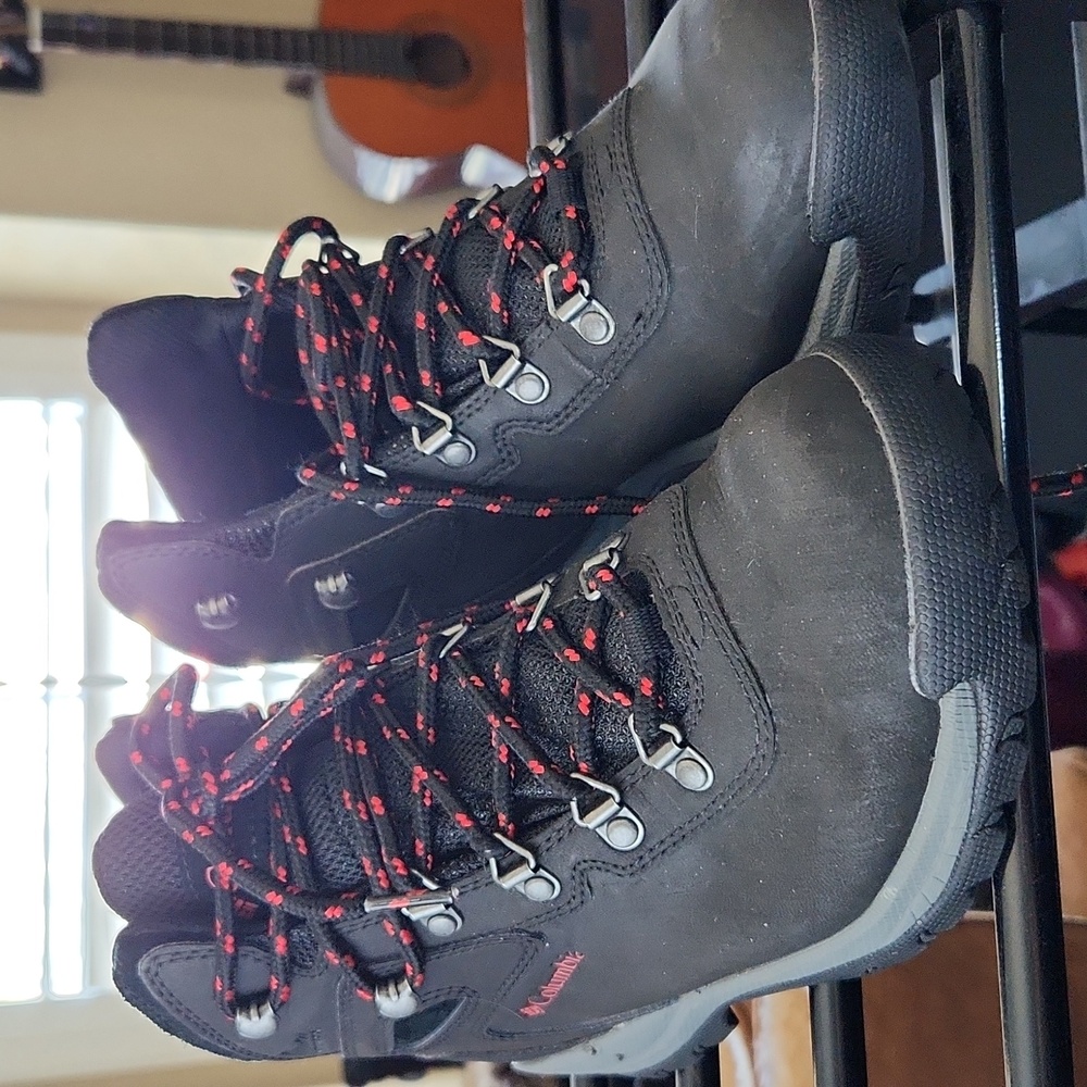 Women's Columbia Newton Ridge Plus Waterproof Hiking Boots,  Size 10